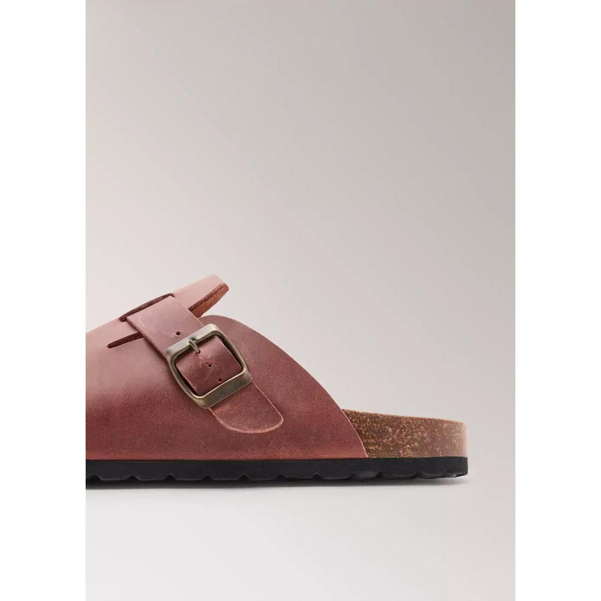 Chaussons sabots en cuir marron, MANGO