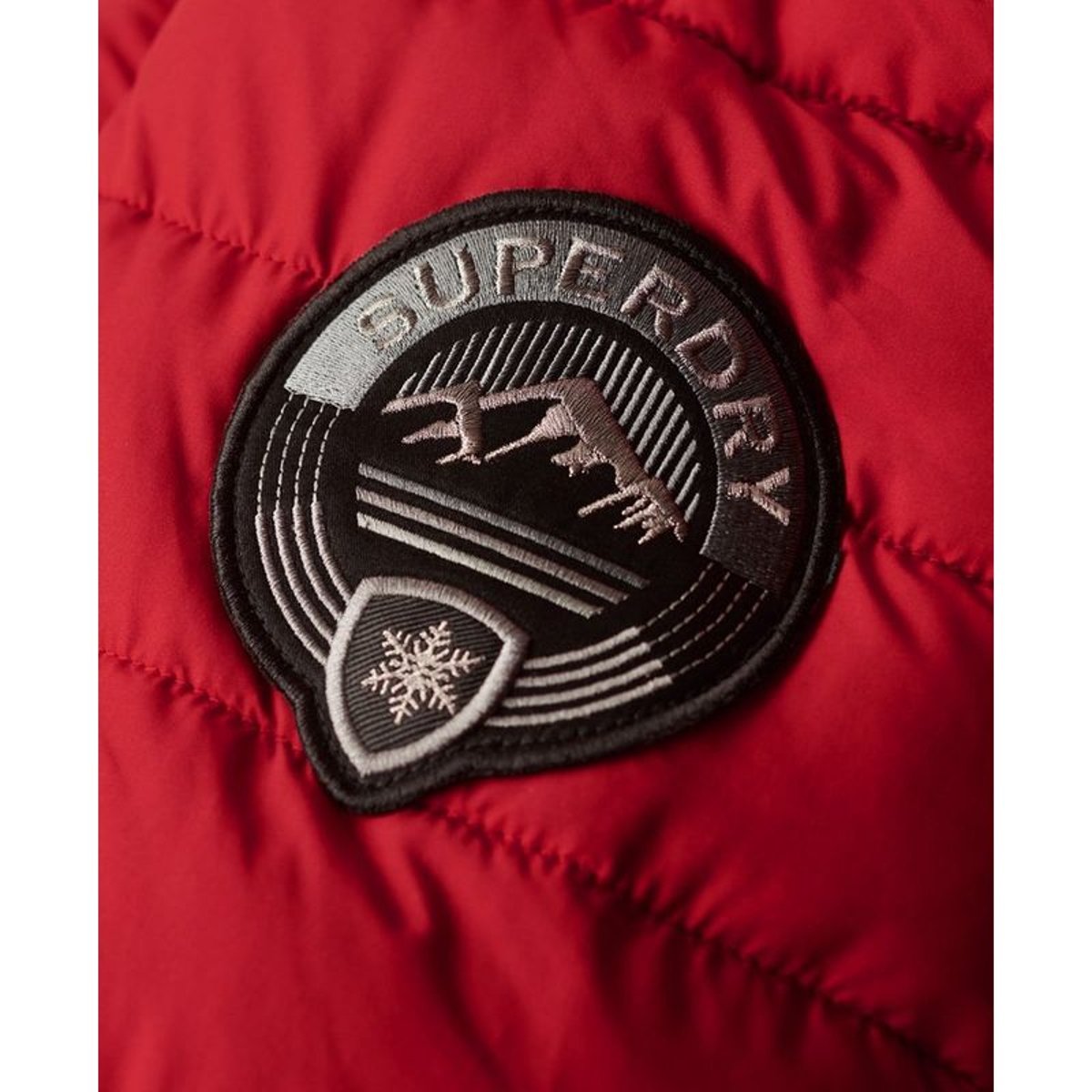 Doudoune longue à capuche Fuji rouge universitaire, SUPERDRY