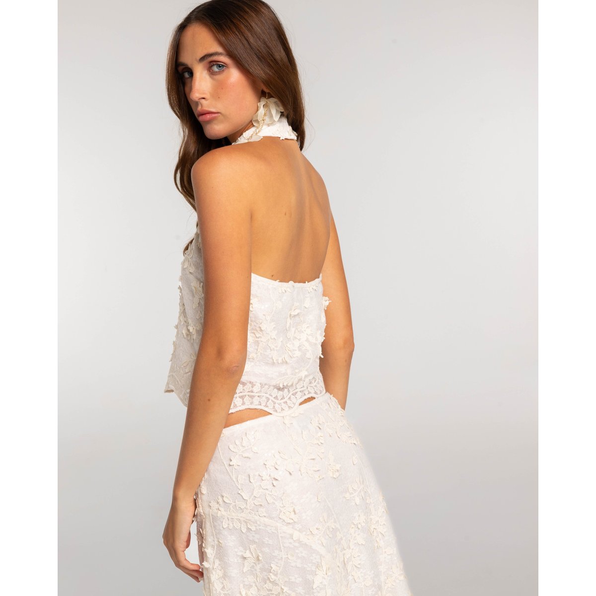 Haut licou à broderie florale brut, THE-ARE
