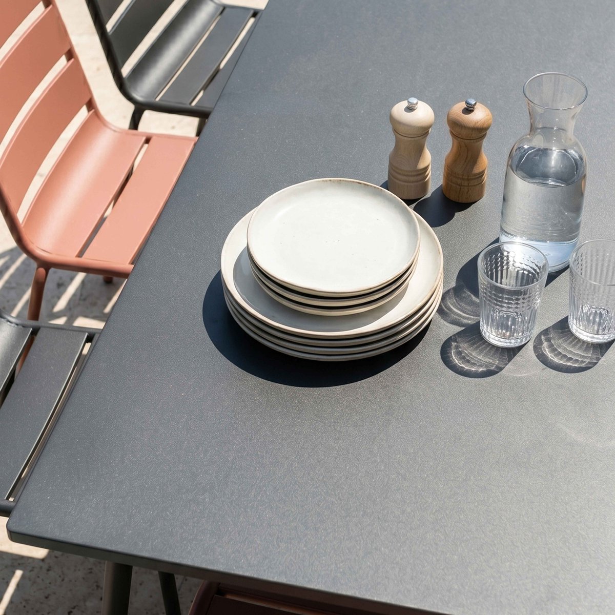 Salon de jardin table et 8 chaises coloris dépareillés, PALAVAS argile, OVIALA