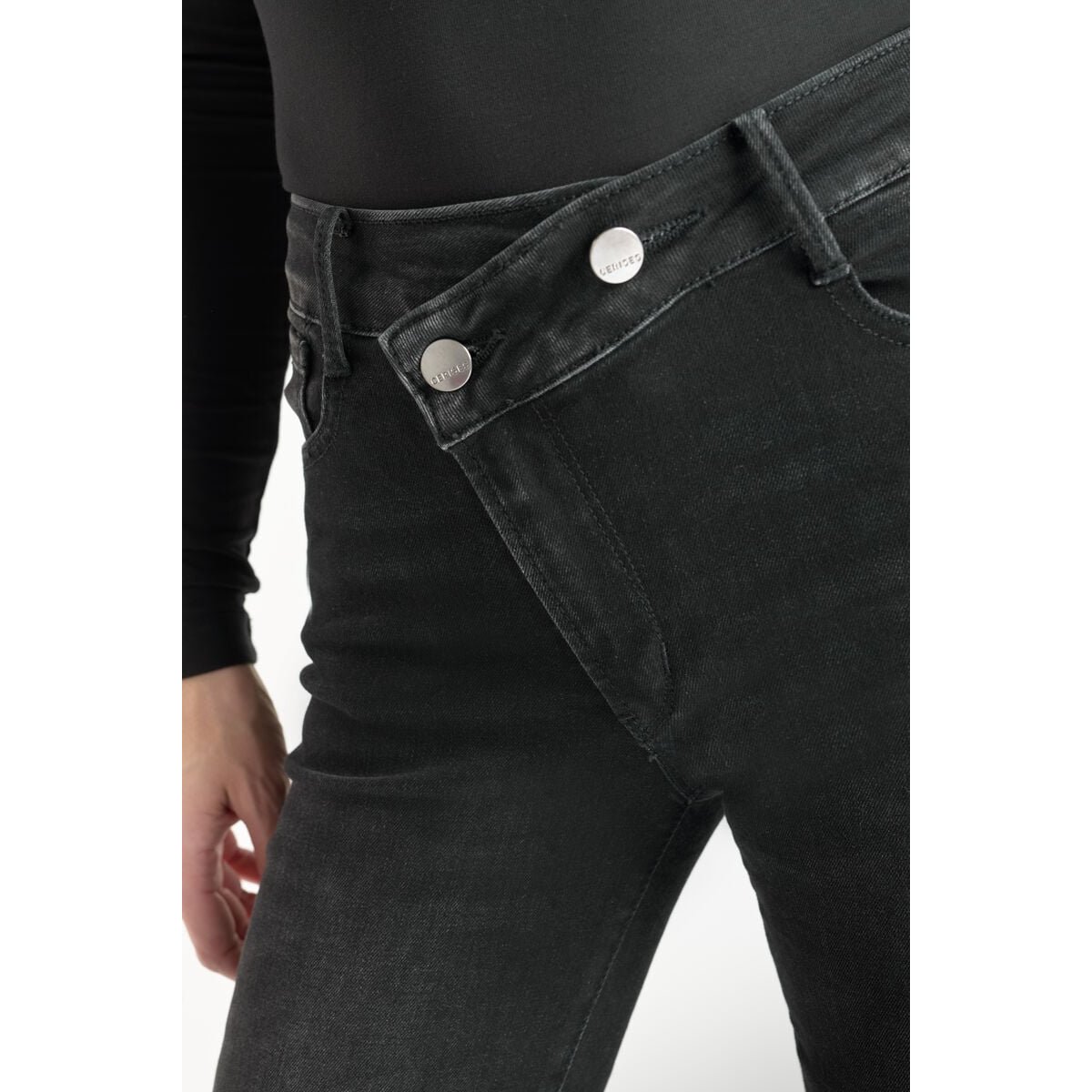 Jeans push-up droite PULP, 7/8ème black / black, LE TEMPS DES CERISES