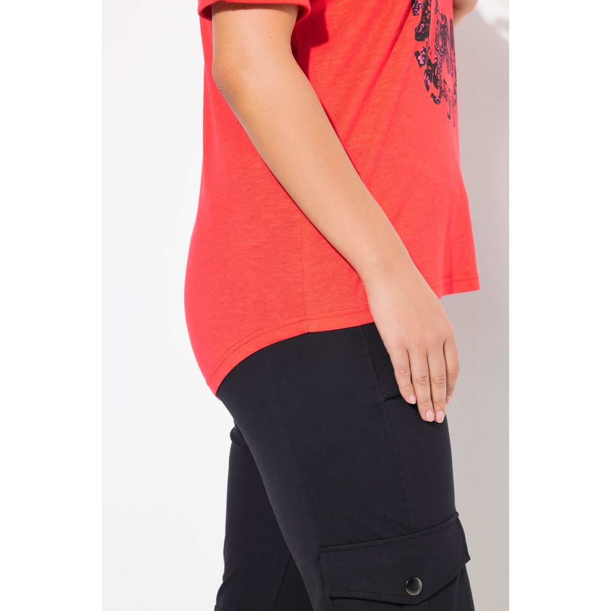 T-shirt oversize. Col rond et manches rouge clair, ULLA POPKEN