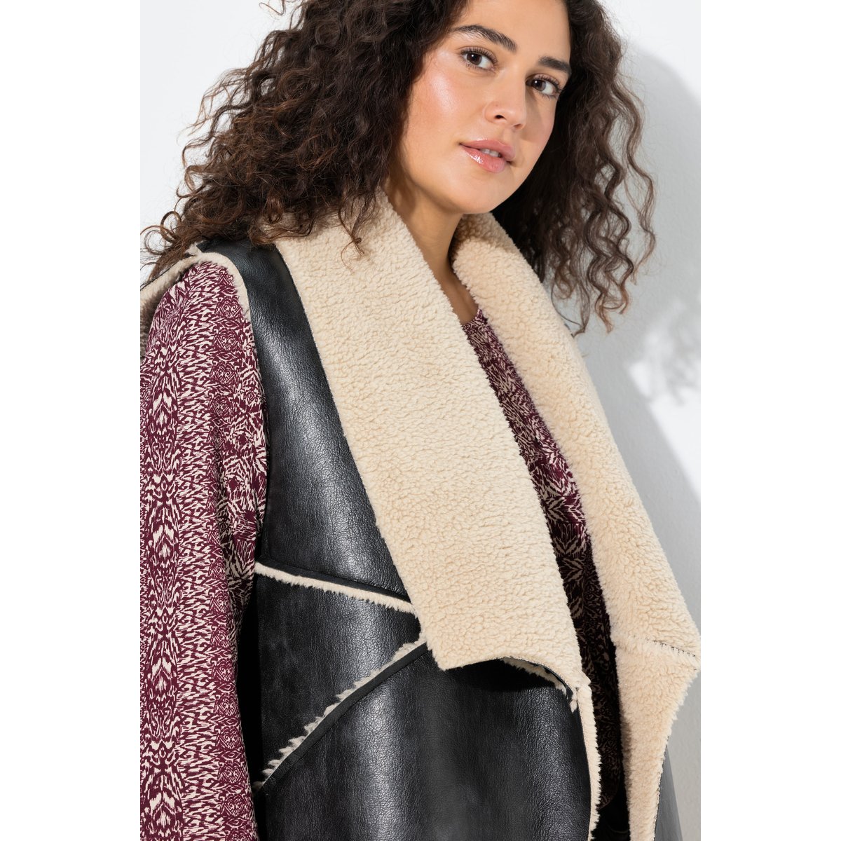 Gilet en similicuir à col pelle à tarte noir, ULLA POPKEN