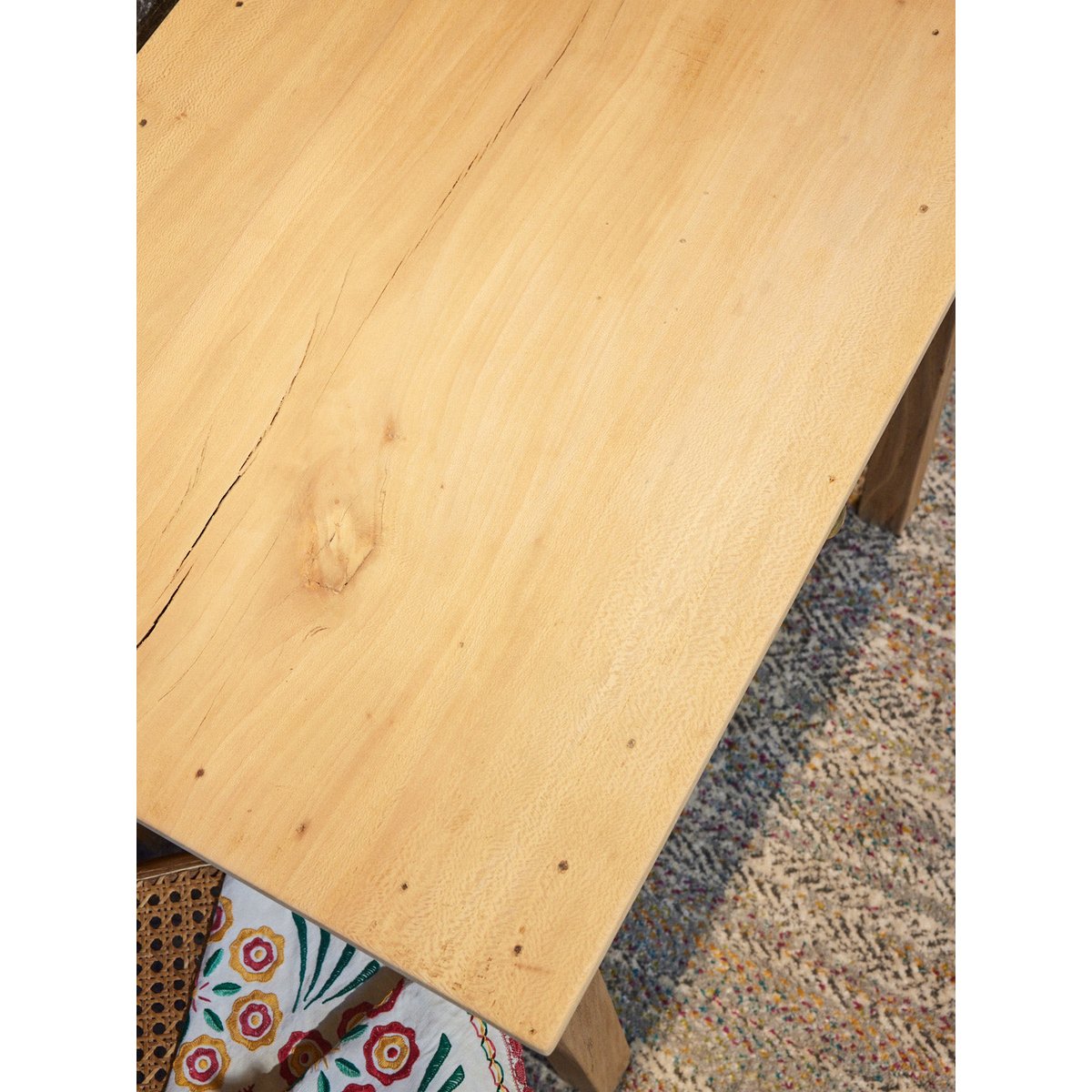 Table d'appoint en bois Francine N°970 - Bon état bois clair, DEBONGOUT