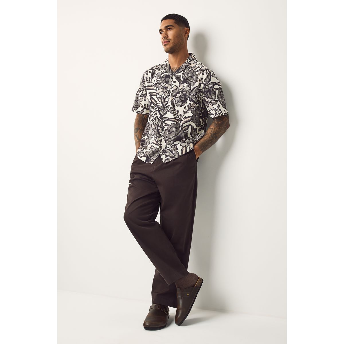 Chemise manches courtes à imprimé floral monochrome, NEXT