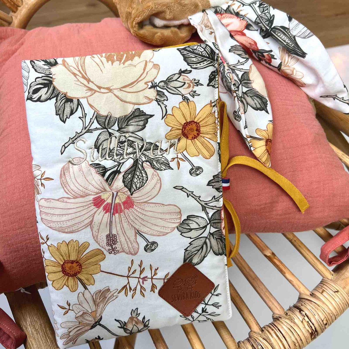 Protège carnet de santé en satin de coton NÉO VINTAGE néo vintage imprimé floral, beige, blanc, SEVIRA KIDS