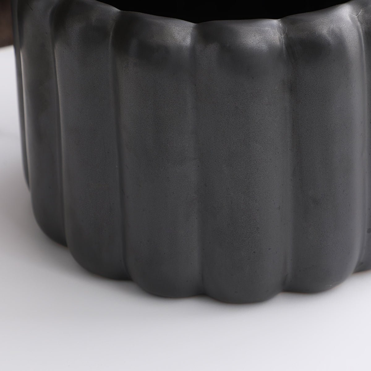 Cache-pot décoratif en céramique H14 BOUDOIRS noir, SIA DECO