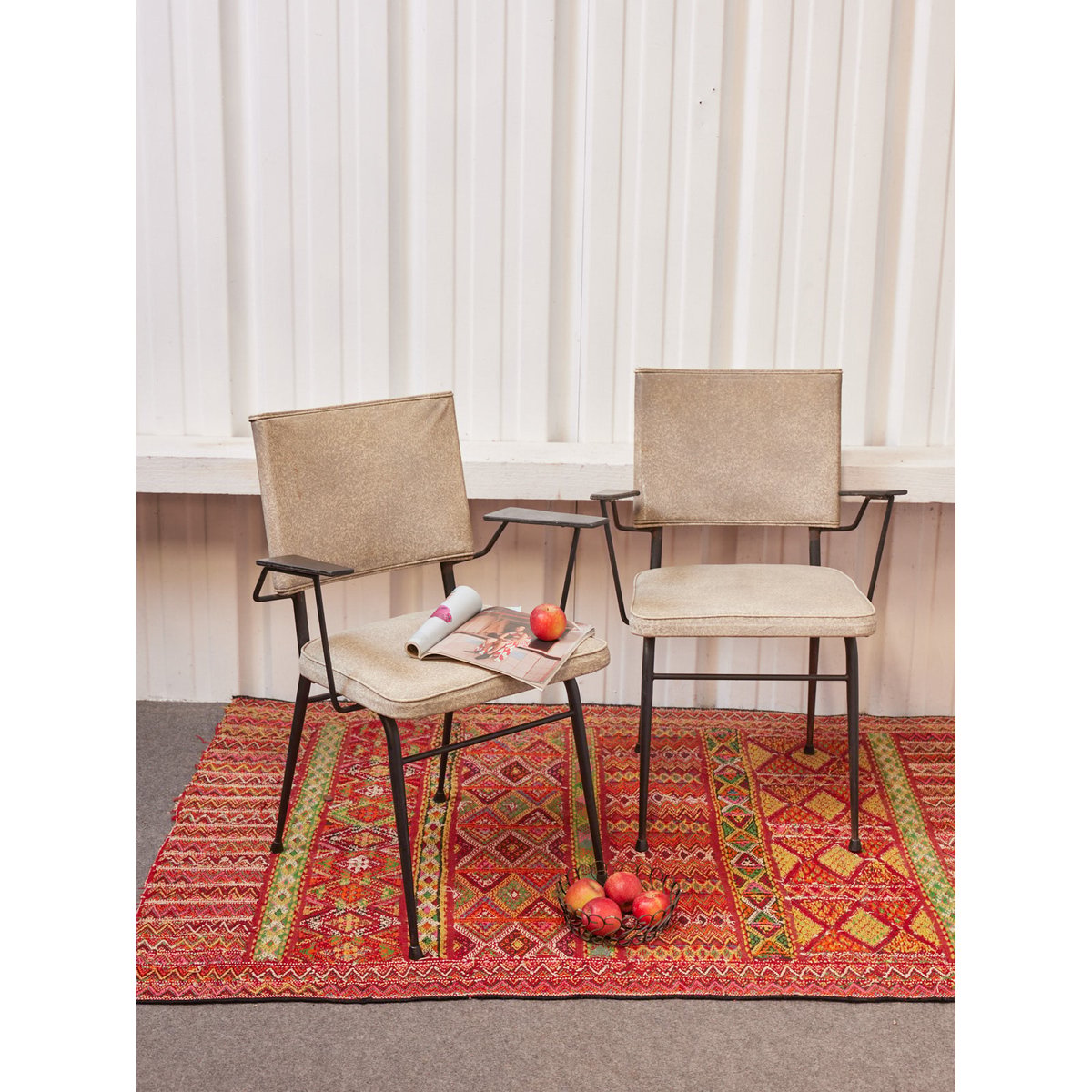 Paire de fauteuils en skaï Jakob N°1303 - Bon état gris, DEBONGOUT