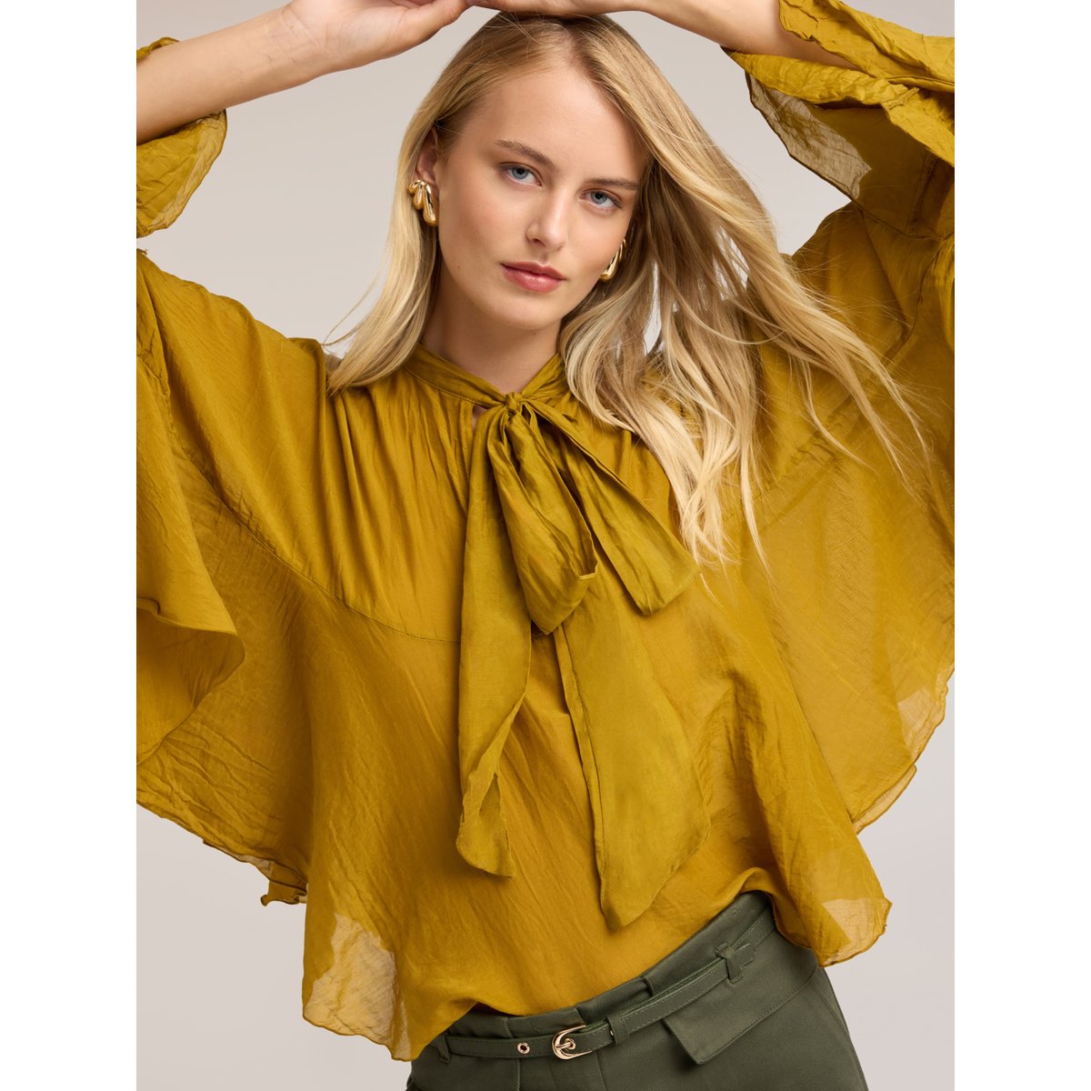 Blouse oversize en soie mélangée jaune, MOTIVI
