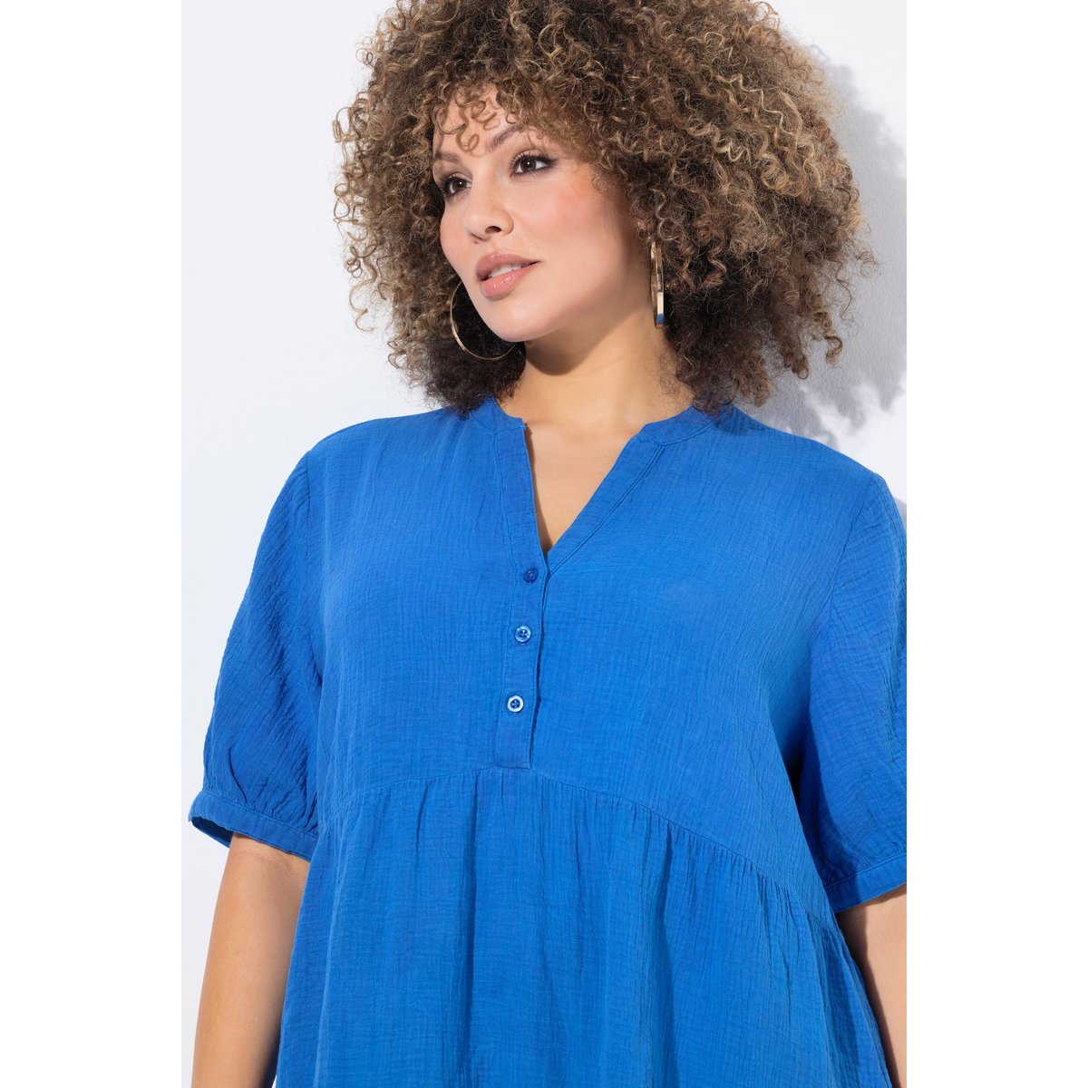 Robe en mousseline. Col tunisien et manches bleu pétrole, ULLA POPKEN