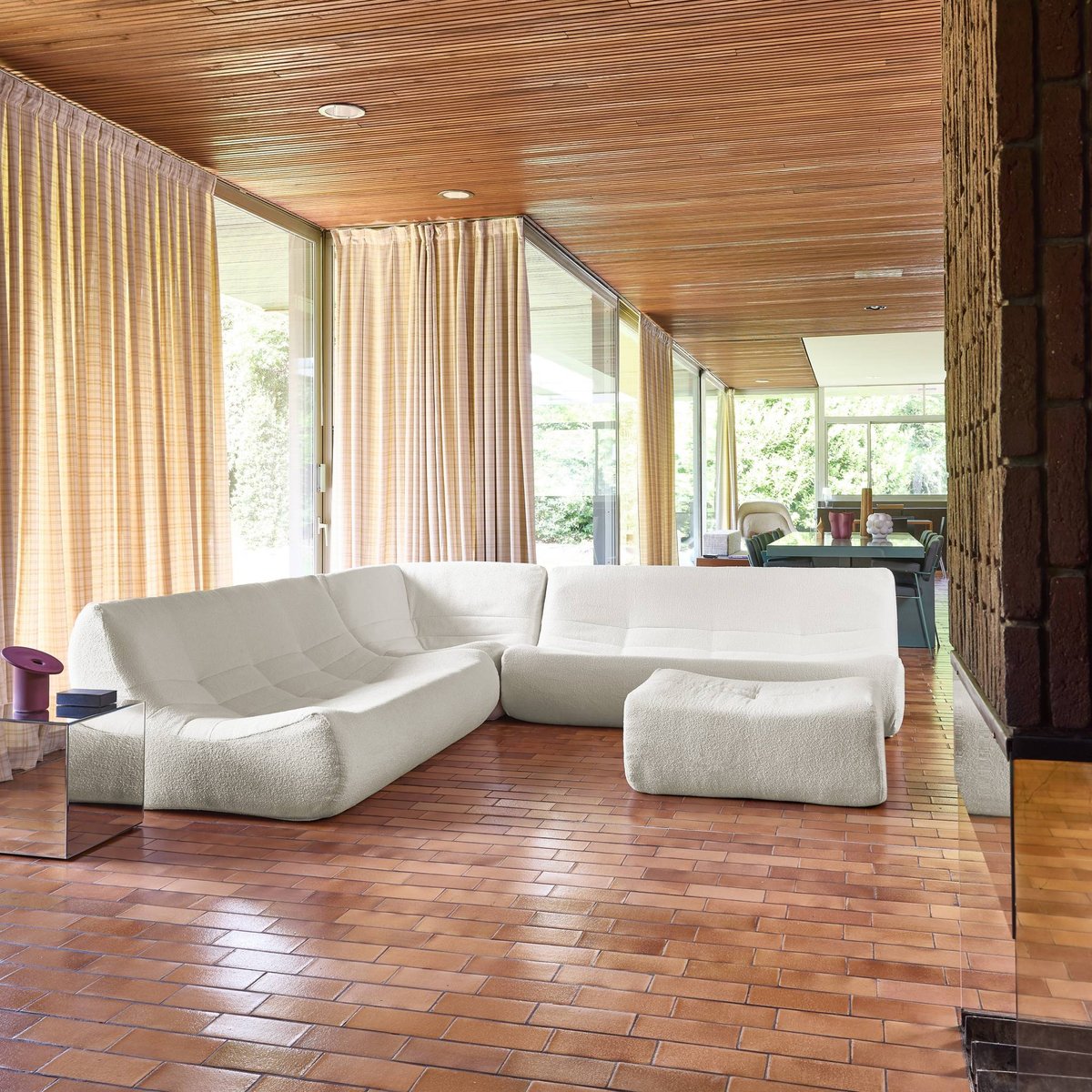 Canapé d'angle compressé modulable 7 places avec repose pied bouclette texturée SOKOL beige, SWEEEK