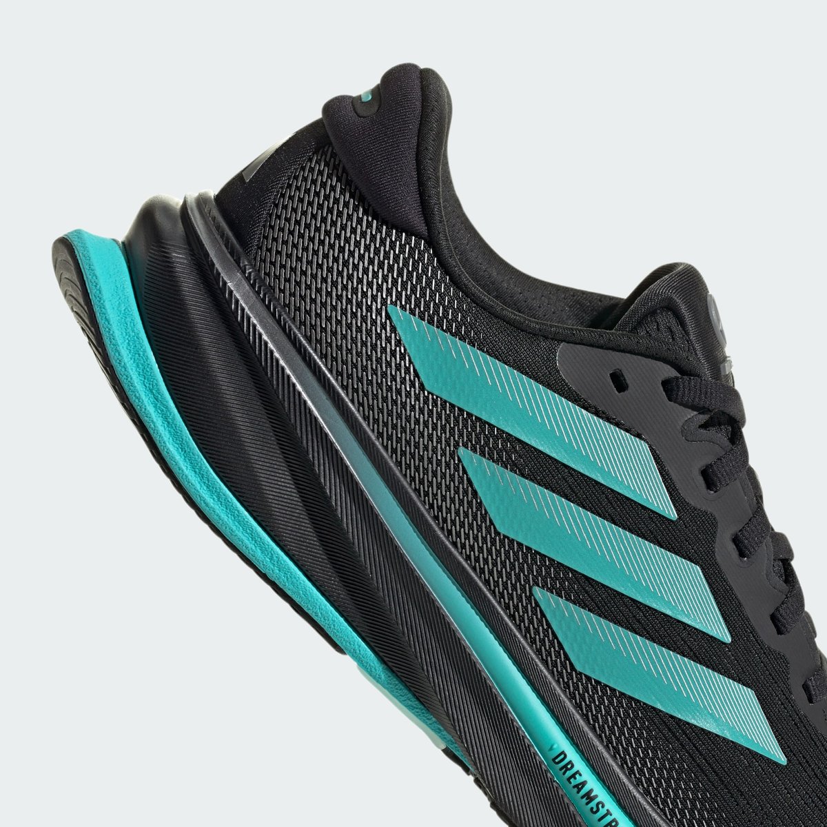Chaussure Supernova Rise 2 Mercedes - Amg Petronas Formula One Team Chaussure Supernova Rise 2 Mercedes - Amg Petronas Formula One Team core black / semi mint rush / iron metallic, adidas Performance