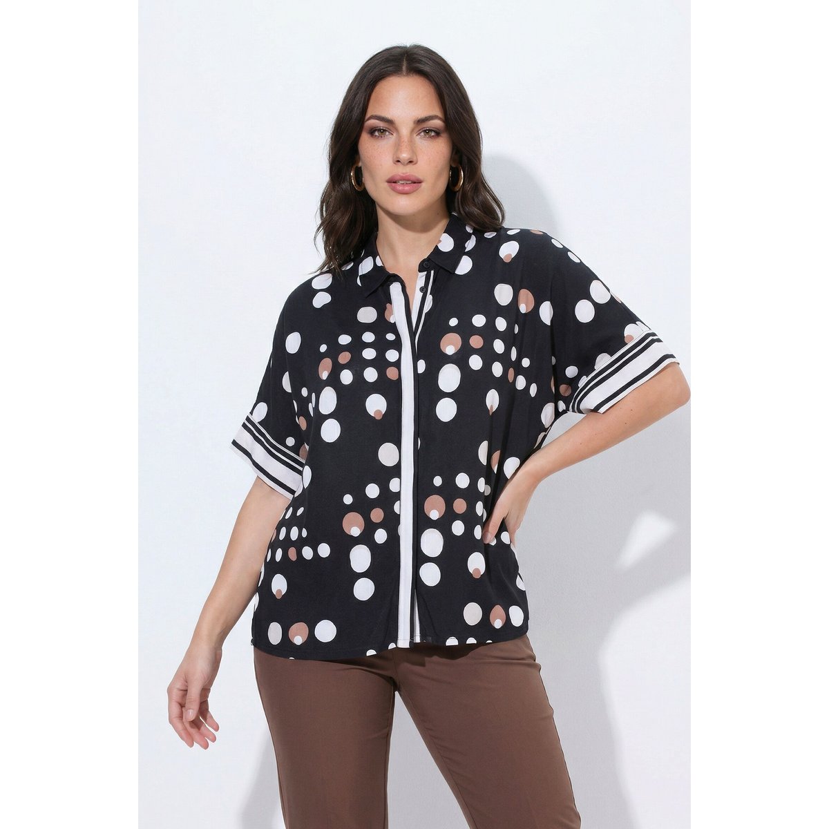 Blouse à pois au tombé fluide noir, ULLA POPKEN
