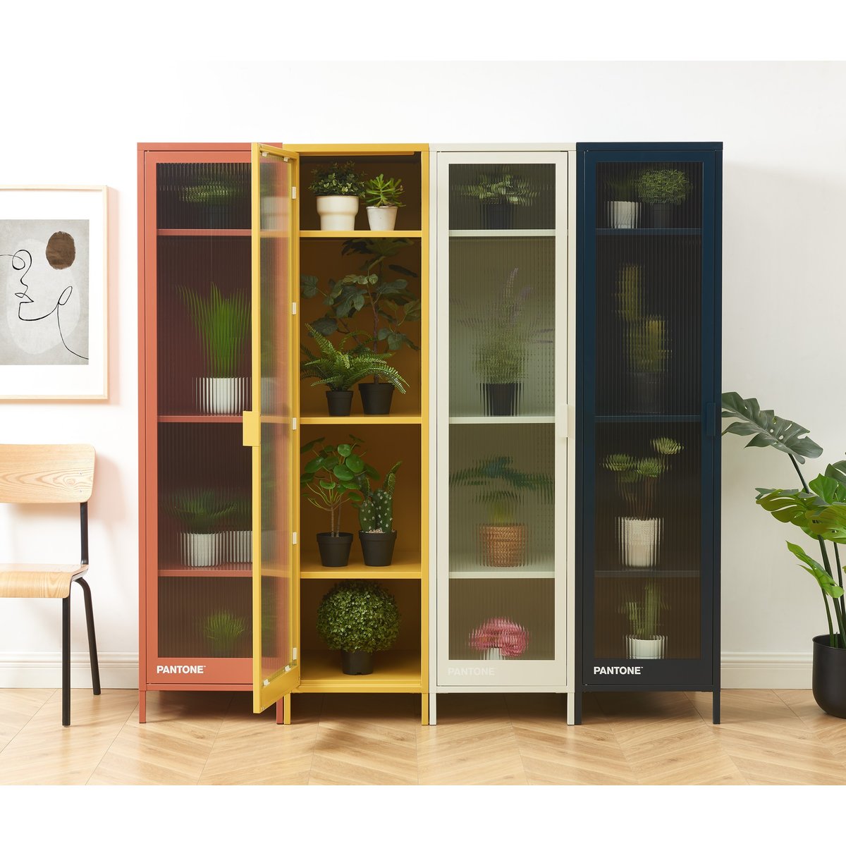 Vestiaire en acier et porte en verre cannelé terracotta / tcx 18-1434, PANTONE