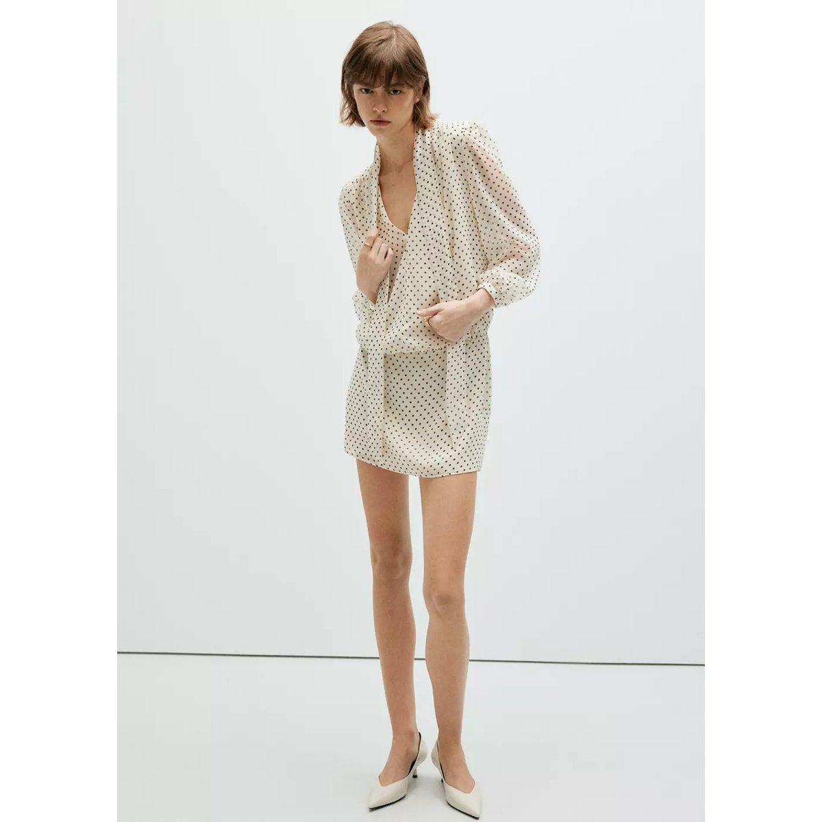 Robe à pois avec détail foulard écru, MANGO