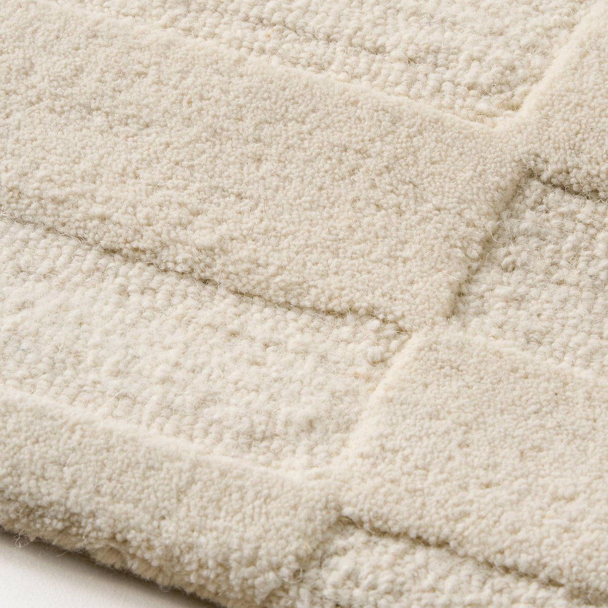 Grand tapis tufté damier rasé, 100% laine blanc, MONOPRIX