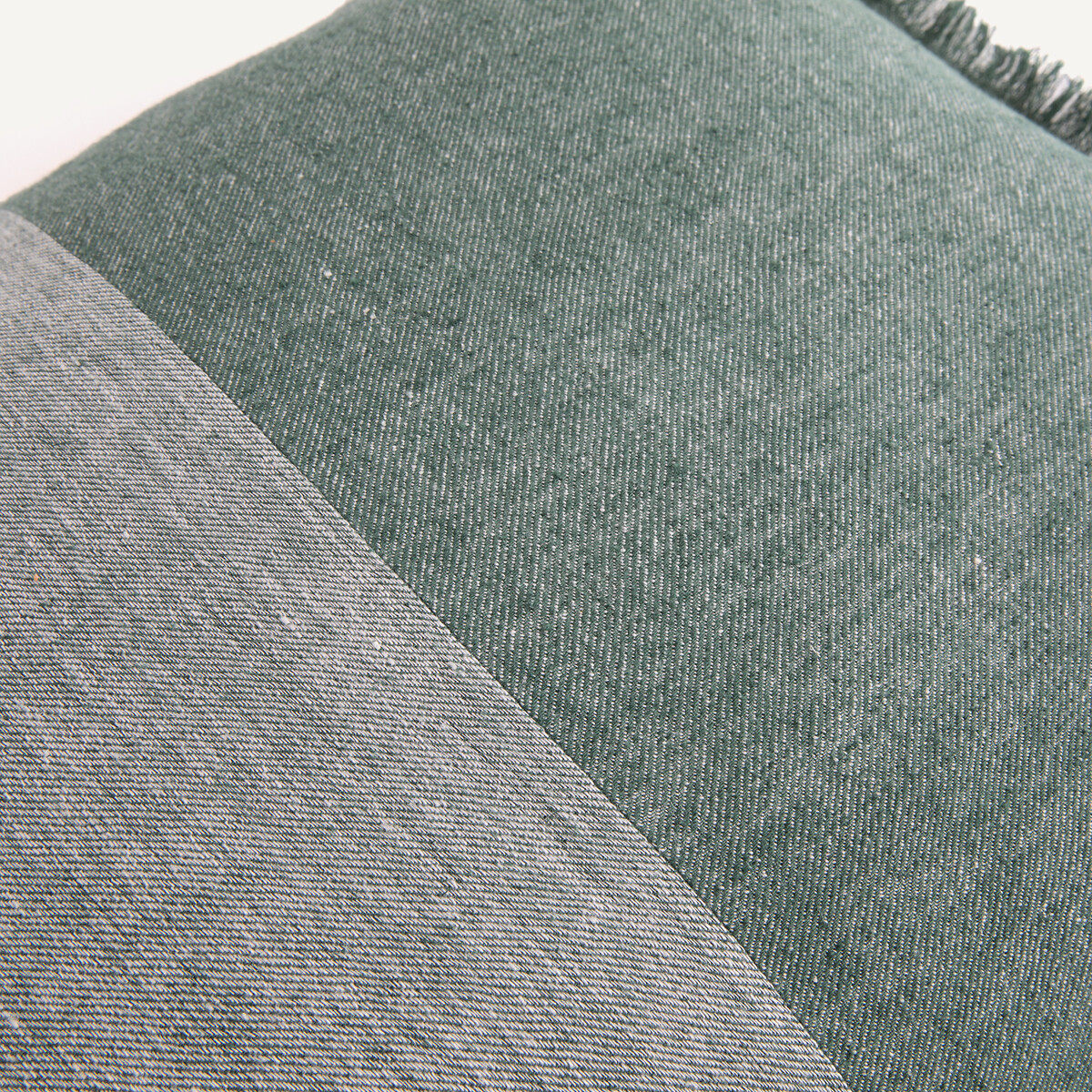 Housse de coussin bicolore en lin et coton, LLOYD eucalyptus, AM.PM