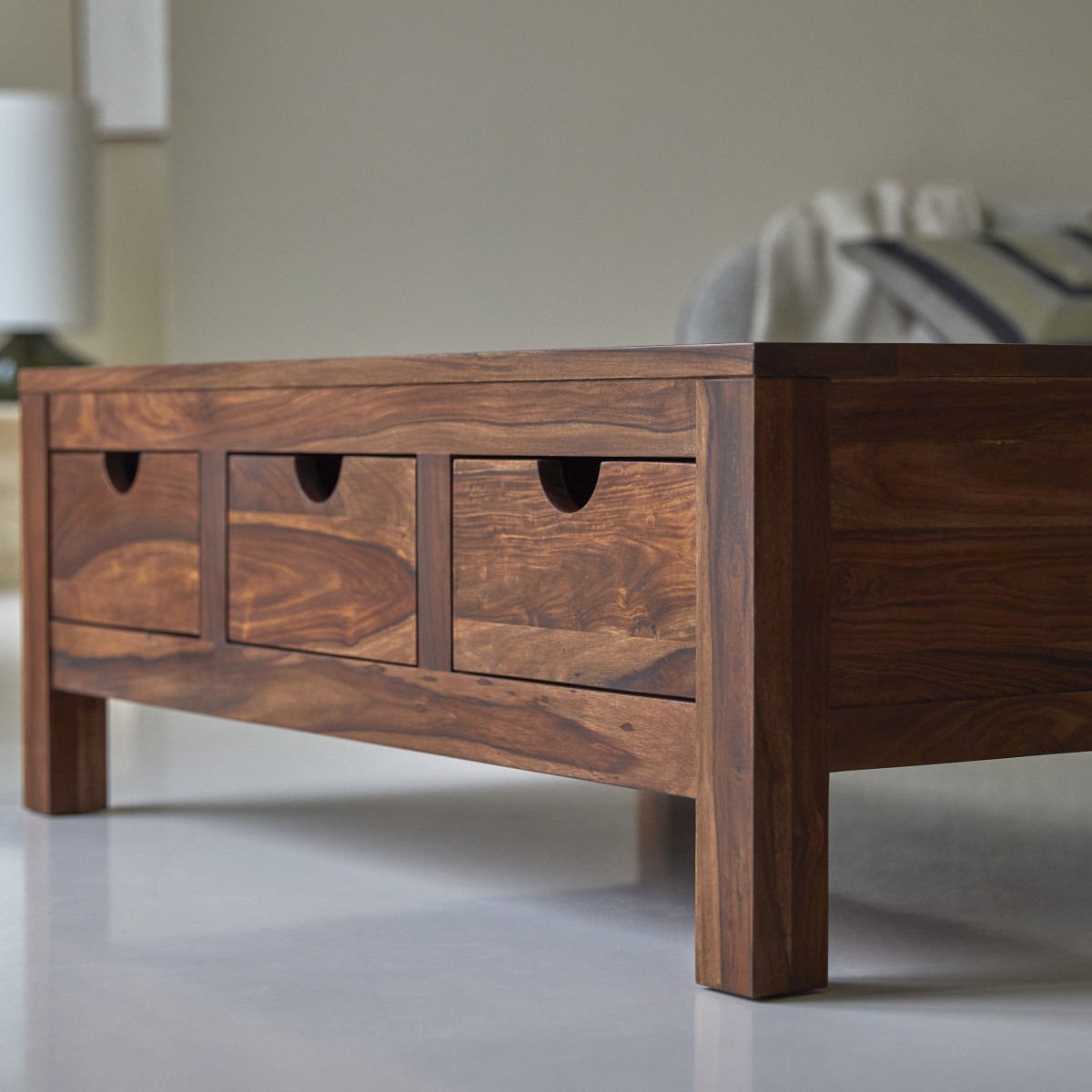 Table basse en Palissandre massif, OLIVER marron foncé, TIKAMOON