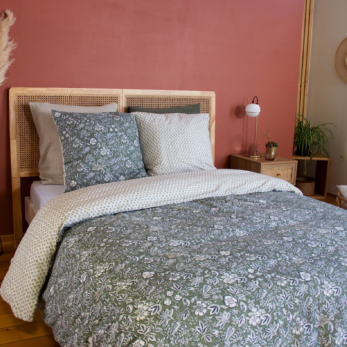 Parure de lit 3 pièces réversible motif floral kaki, HOME MAISON