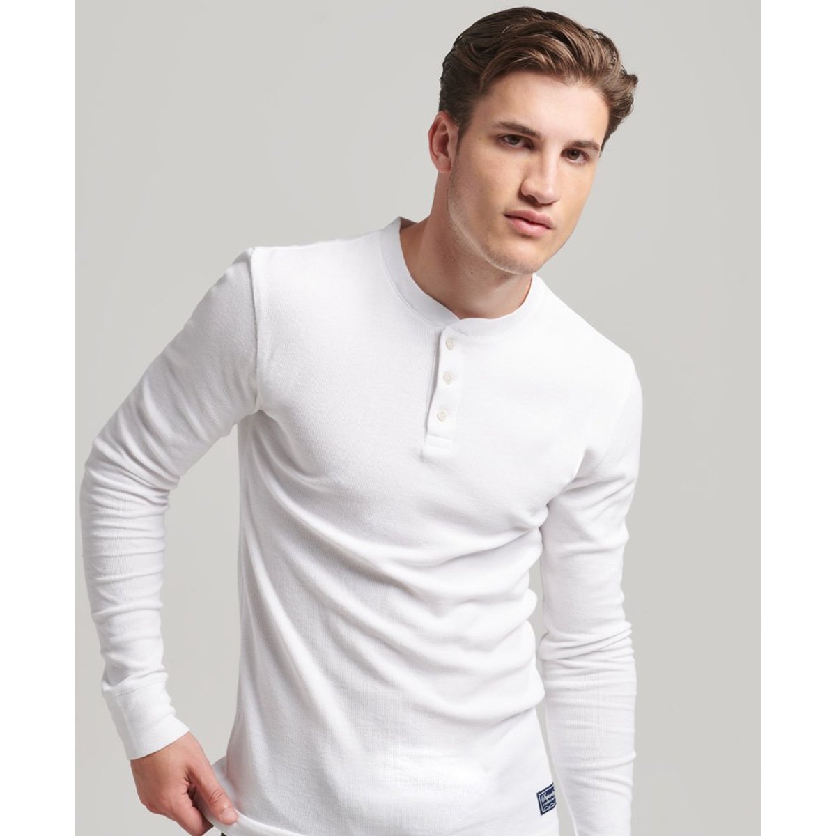 Haut en coton biologique gaufré à col boutonné et manches longues blanc éclatant, SUPERDRY