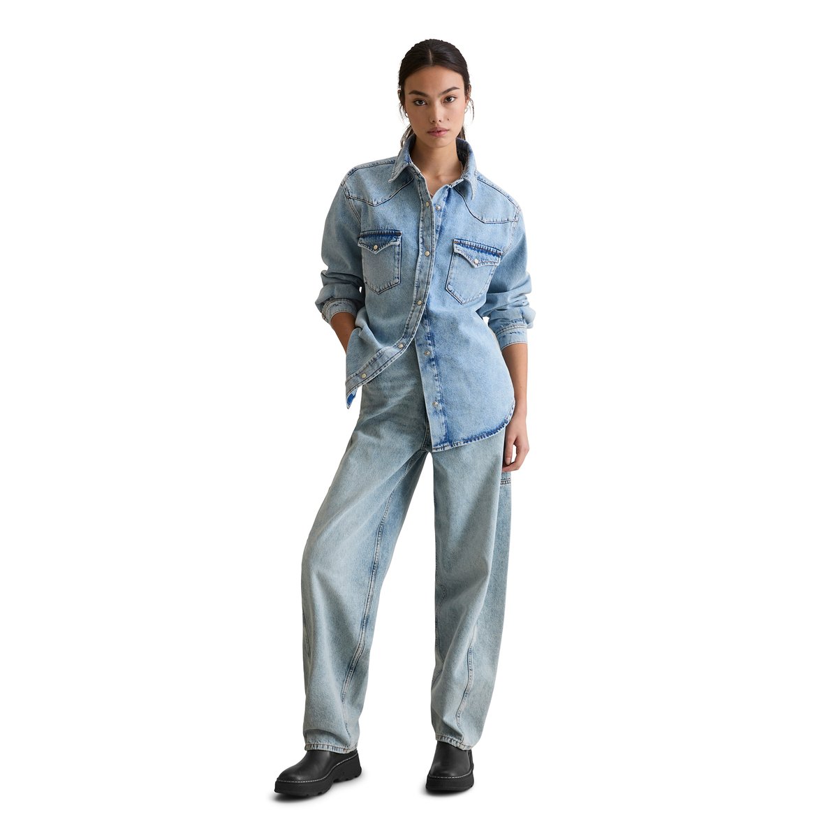Chemise en jean oversize en denim avec fibres d'ortie européennes bleu clair, MARC O’POLO DENIM