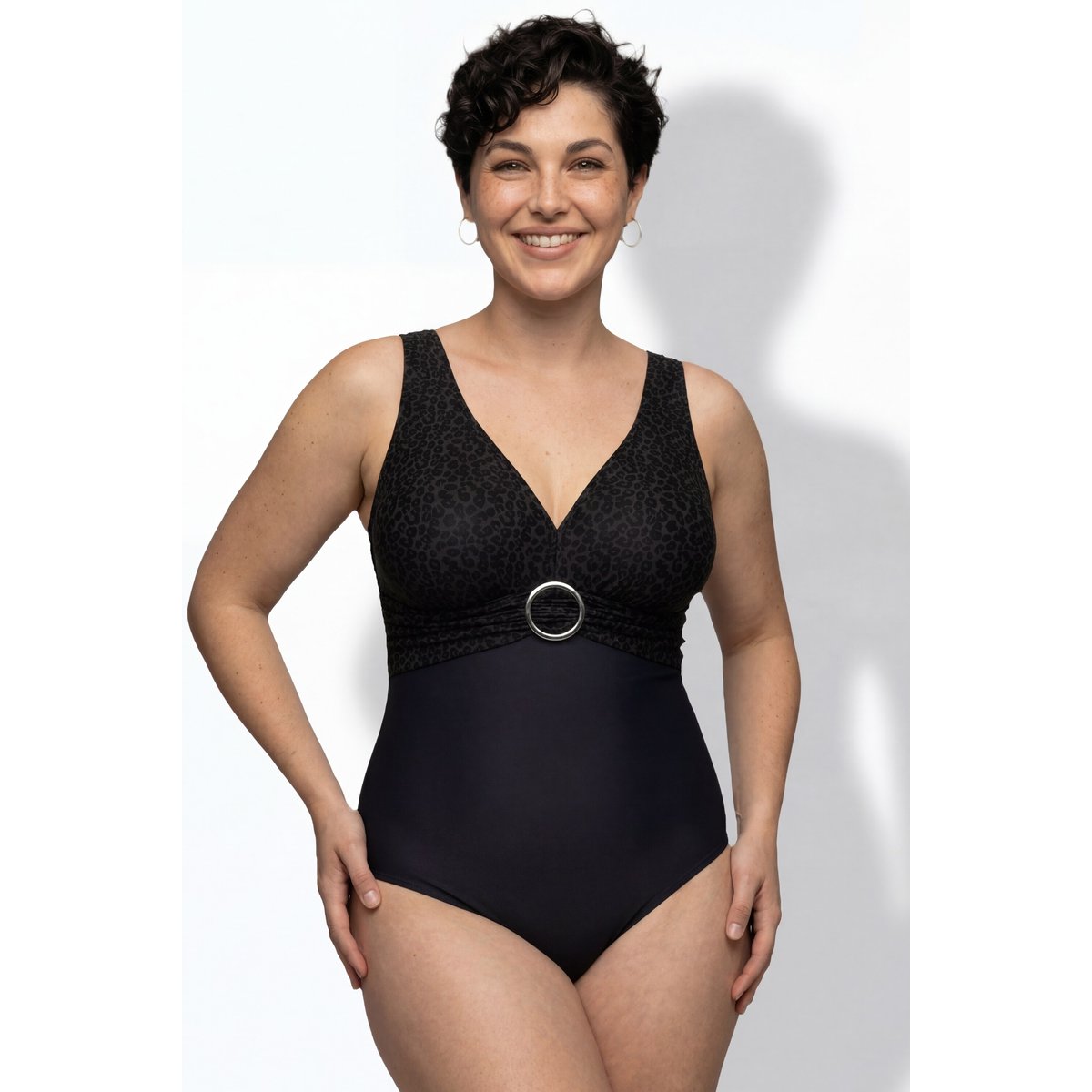 Maillot de bain à bonnets souples. Anneau noir, ULLA POPKEN