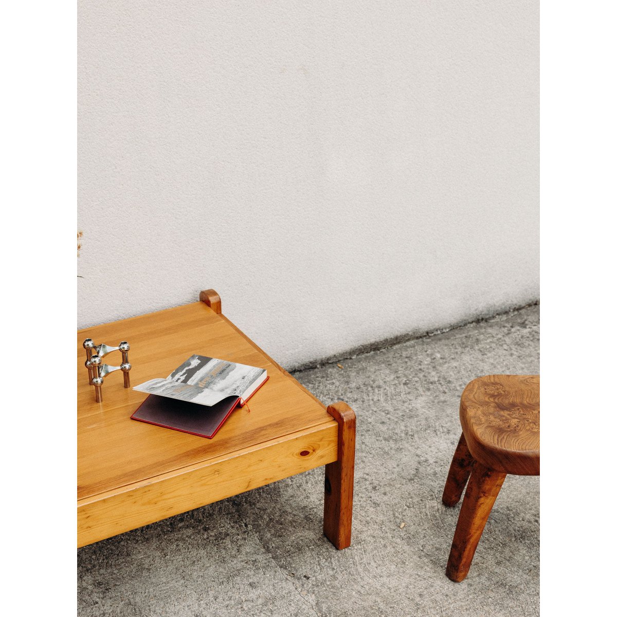 Table basse en pin au style chalet Léonie N°1007 - Bon état bois clair, DEBONGOUT