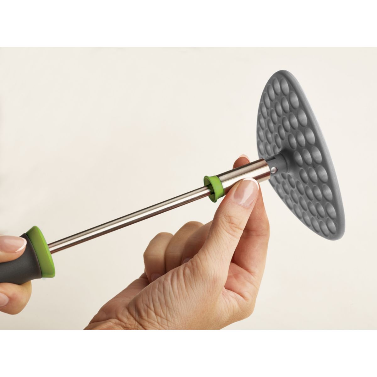 Presse purée PLIABLE ERGONOMIQUE gris, JOSEPH JOSEPH