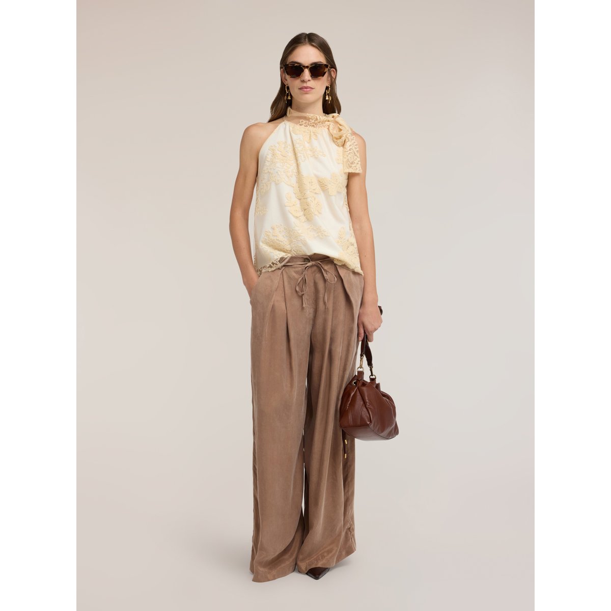 Top avec broderies et col licou beige, MOTIVI