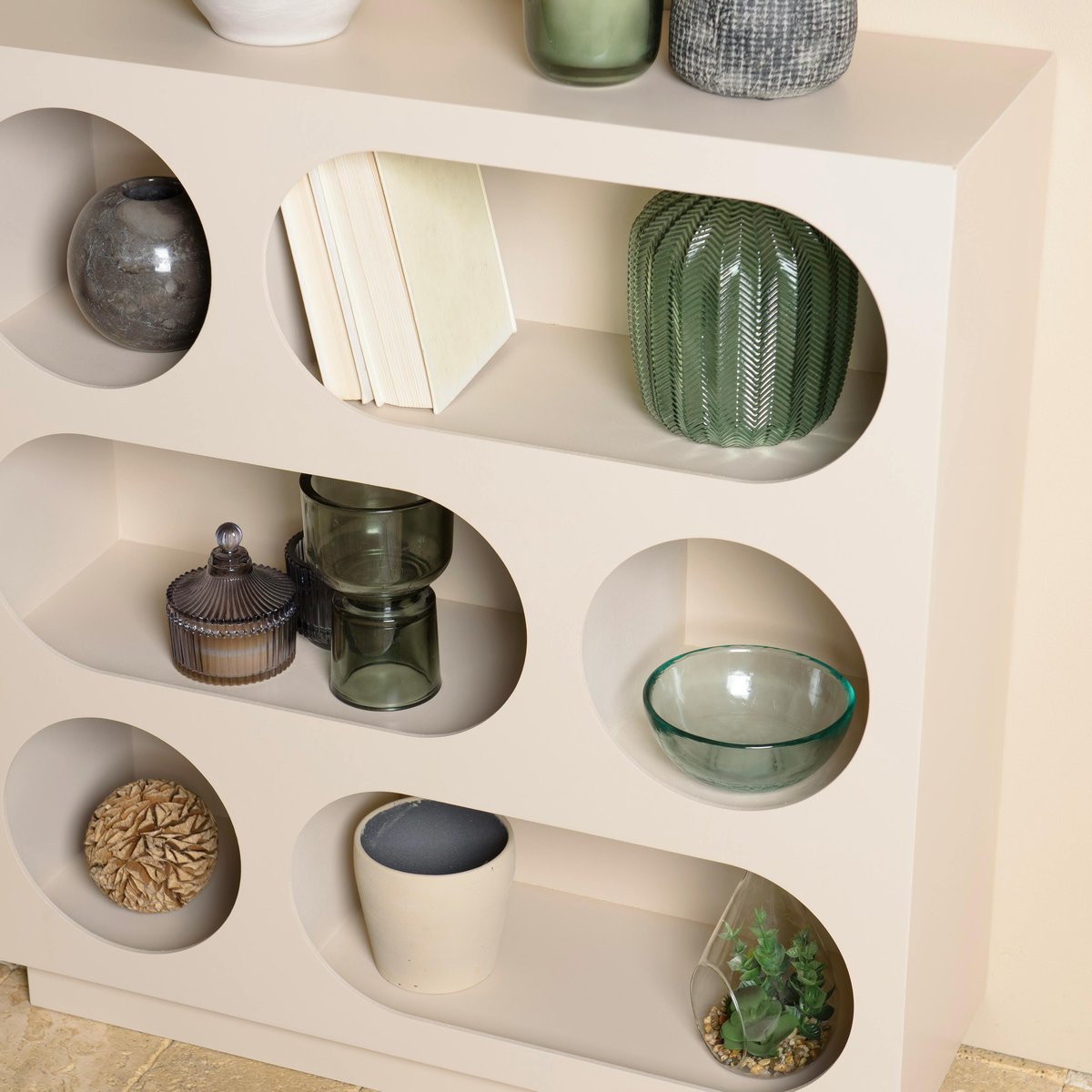 Buffet 70x23cm 6 niches en bois peint beige CASTILLE taupe, PIER IMPORT