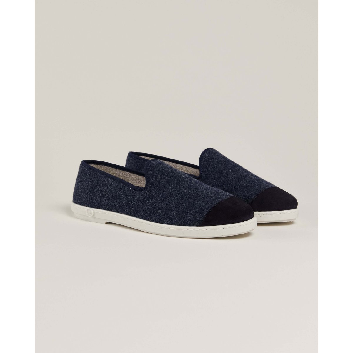 Chaussons en laine recyclée bleu marine, ANGARDE