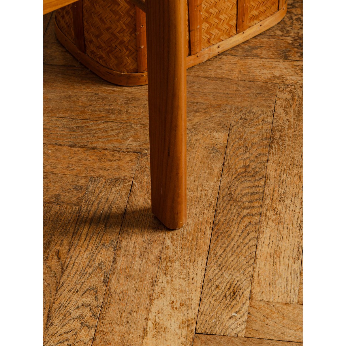 Chaise en bois et cannage Alma N°2086 - Bon état bois foncé, DEBONGOUT
