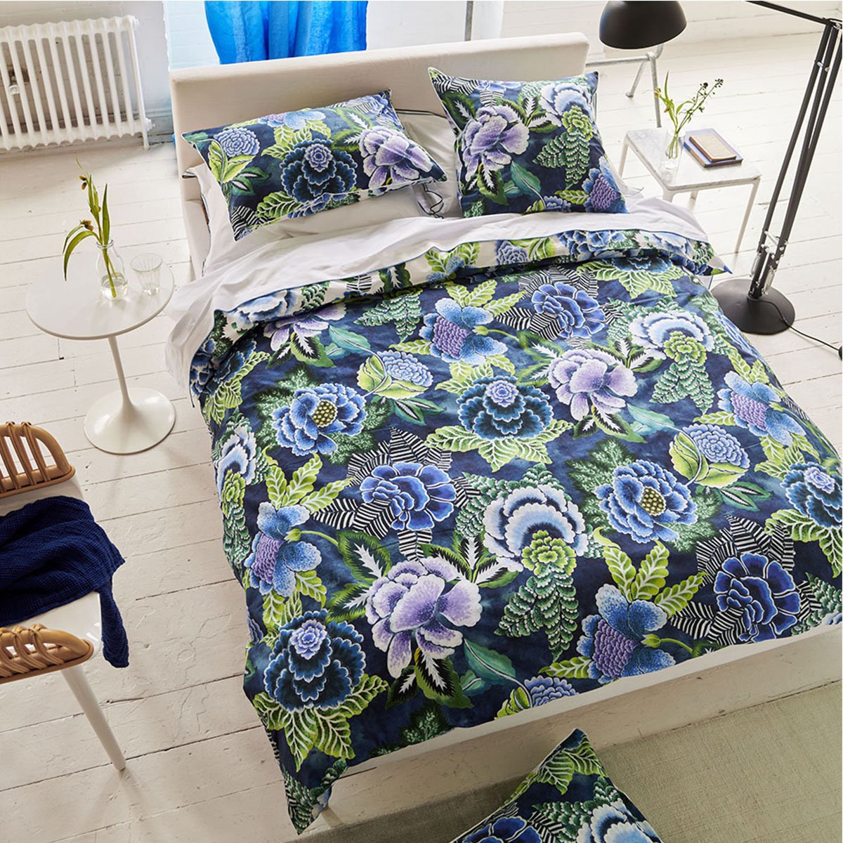 Taie d'oreiller imprimée en percale de coton, ROSE DE DAMAS bleu indigo, DESIGNERS GUILD