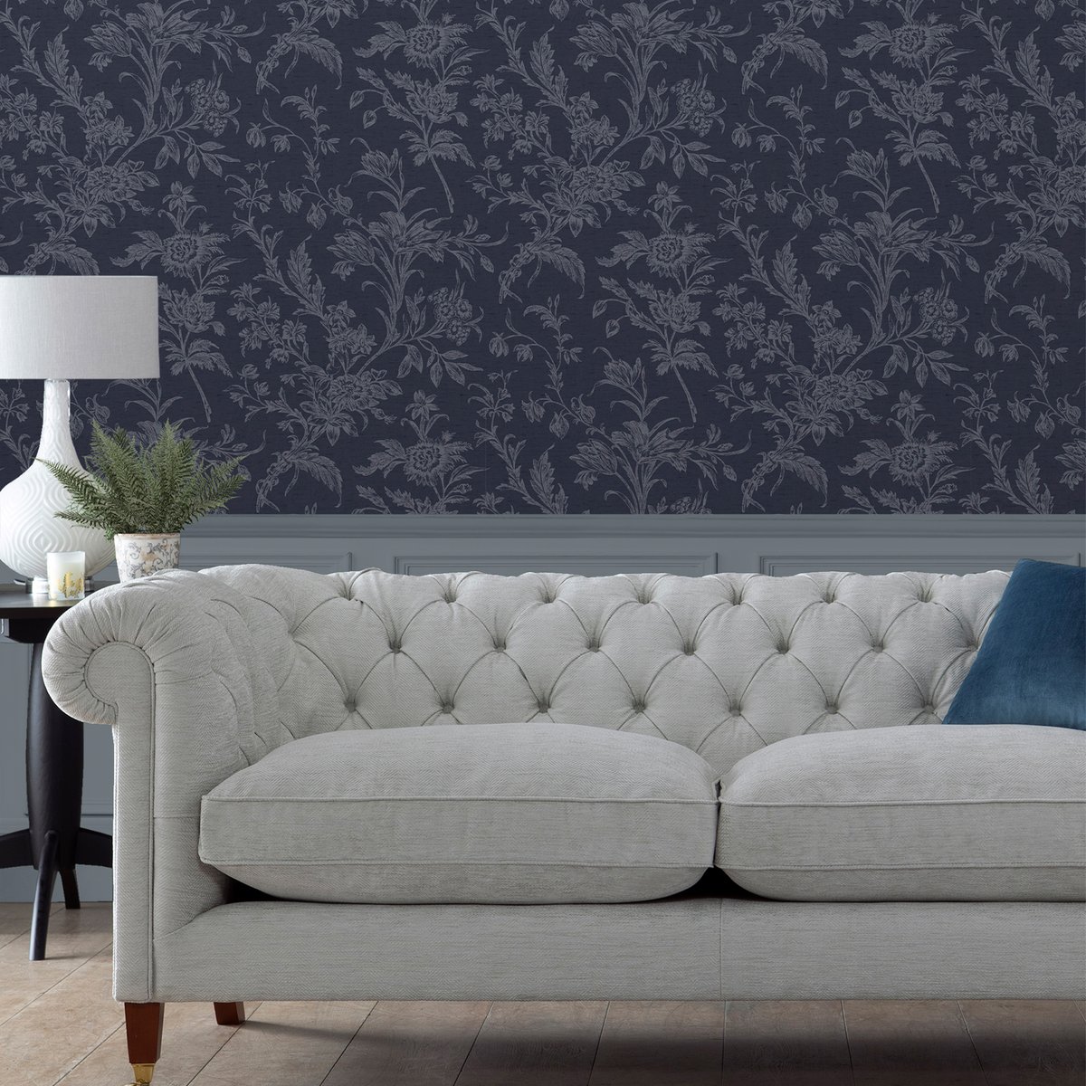 Papier peint fleuri Lloyd Midnight bleu nuit, LAURA ASHLEY