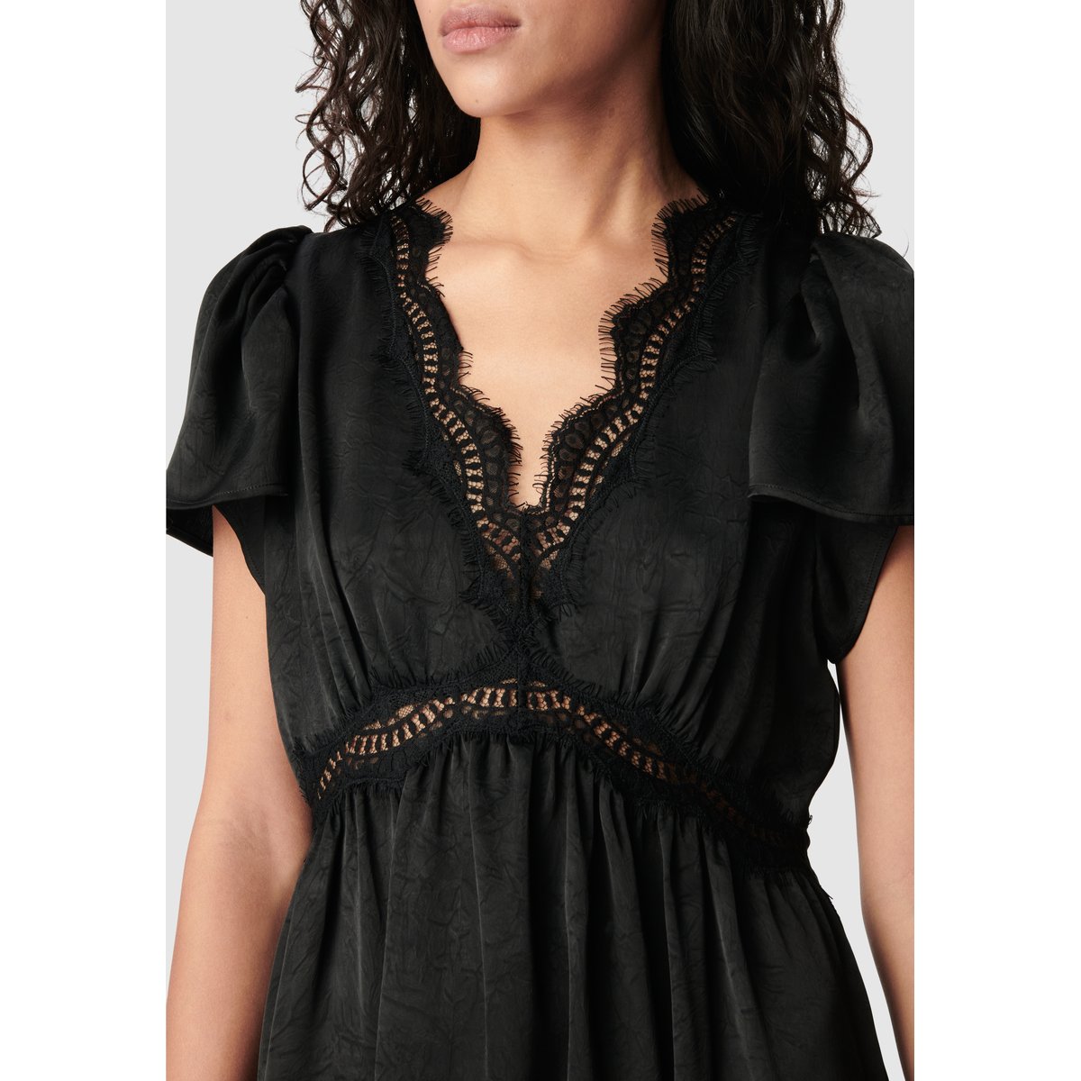 Robe satinée froissée détails dentelle noir, IKKS