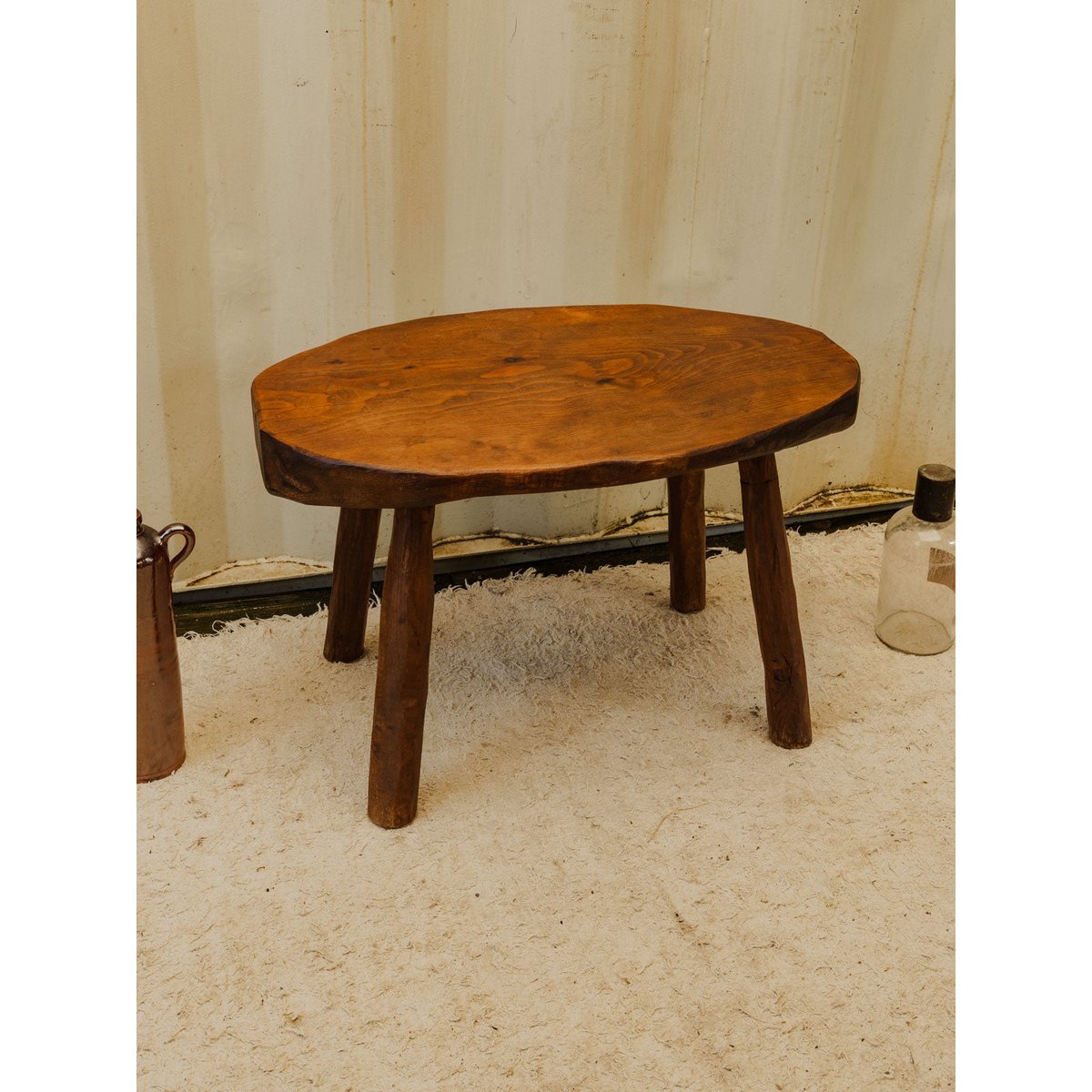 Table d'appoint en bois foncé Francine N°1698 - Bon état bois foncé, DEBONGOUT