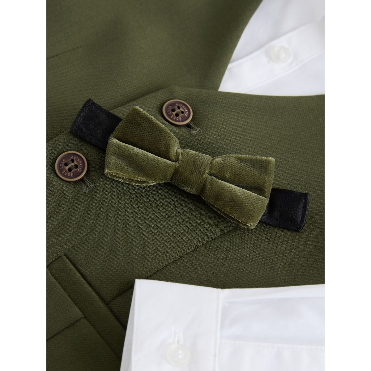 Ensemble gilet, chemise, pantalon et papillon vert olive, NEXT