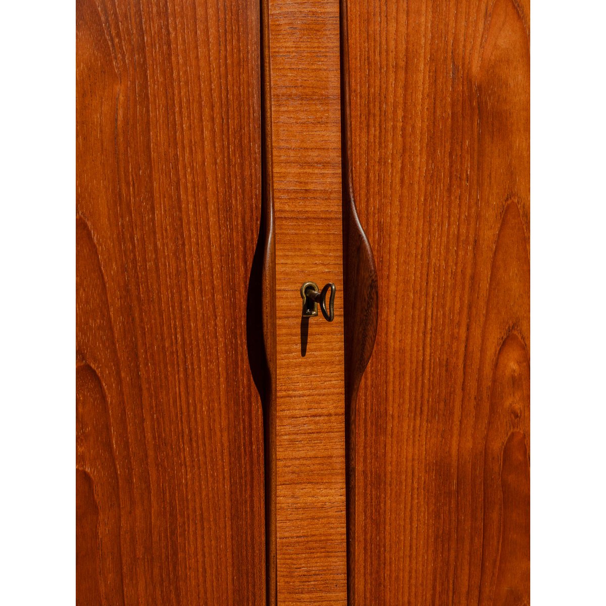 Grand buffet d'angle en bois Gilbert N°876 - Bon état bois foncé, DEBONGOUT