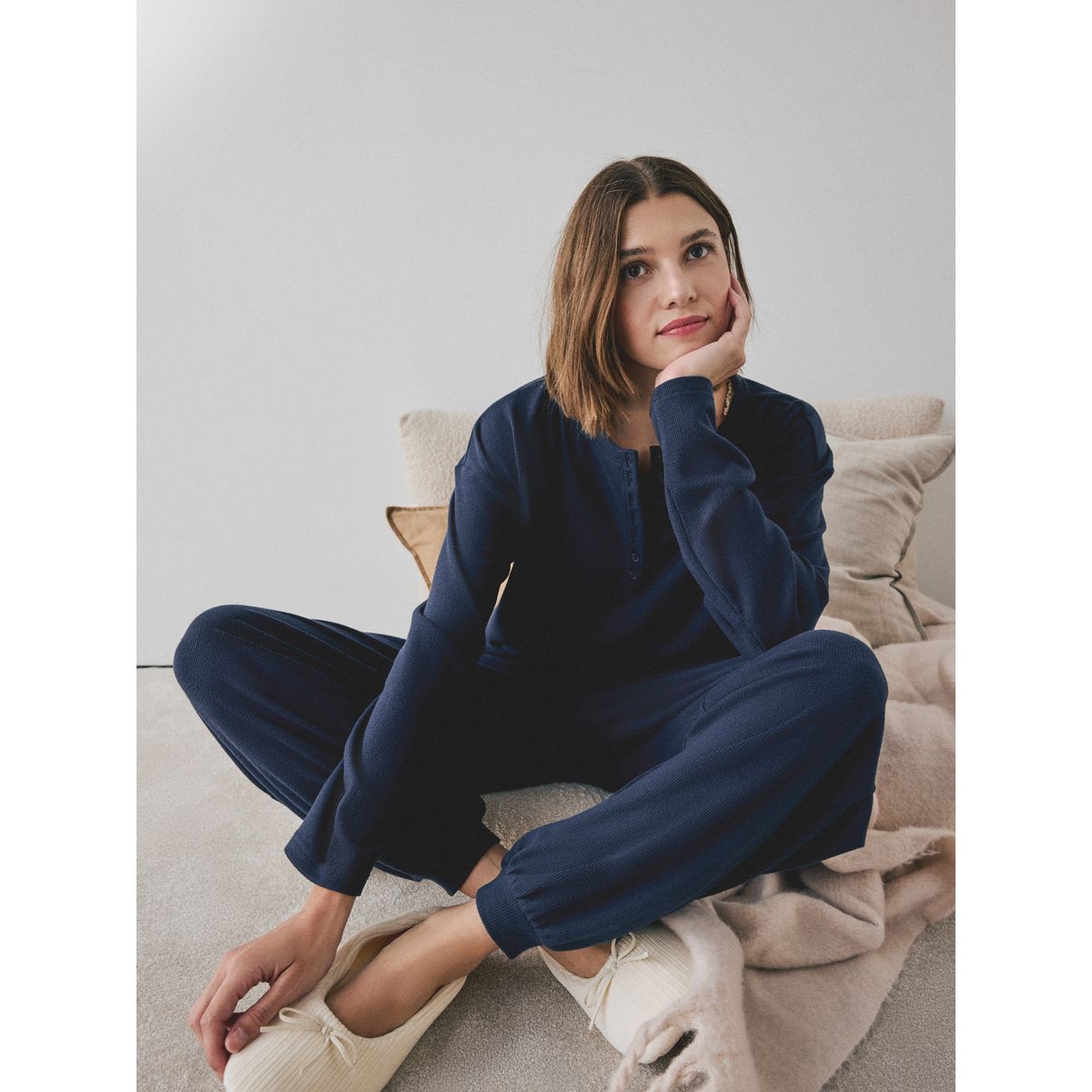 Pyjama confortable gaufré à col boutonné bleu marine, NEXT