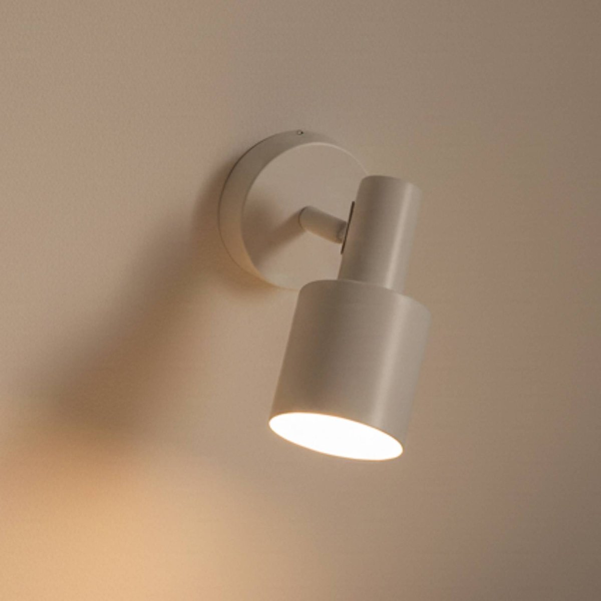 Spot en métal moderne, Ovelia beige, LINDBY