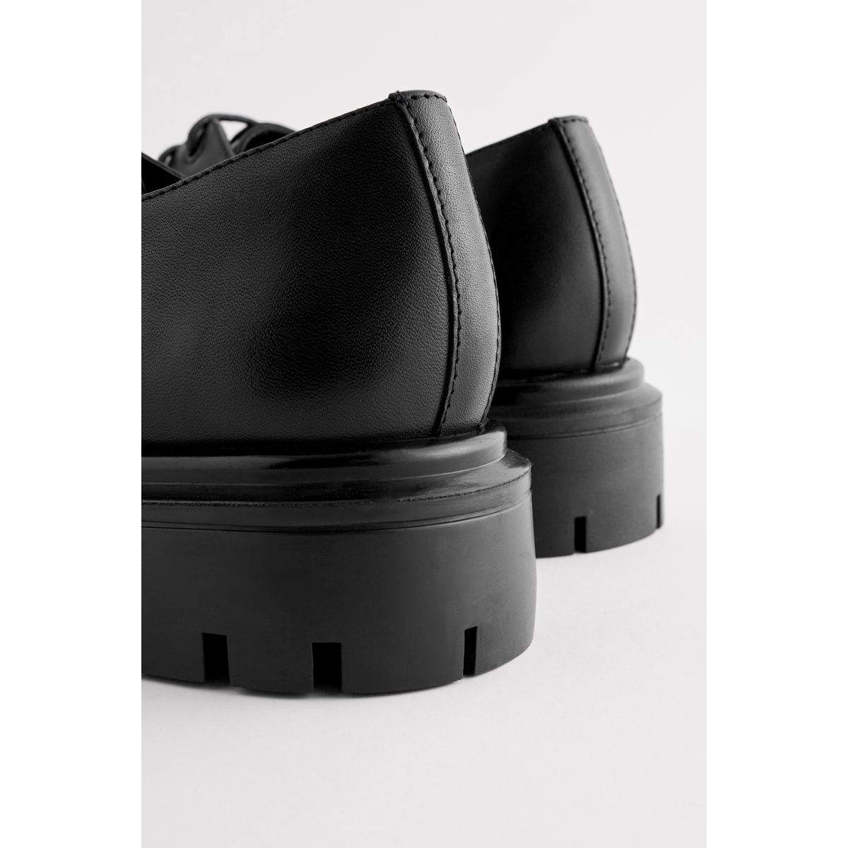 Chaussures à lacets coupe classique noir, NEXT