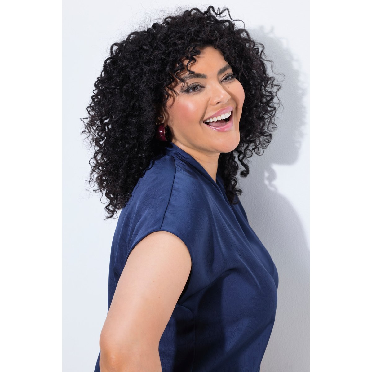 Blouse en satin, pli fantaisie marine, ULLA POPKEN
