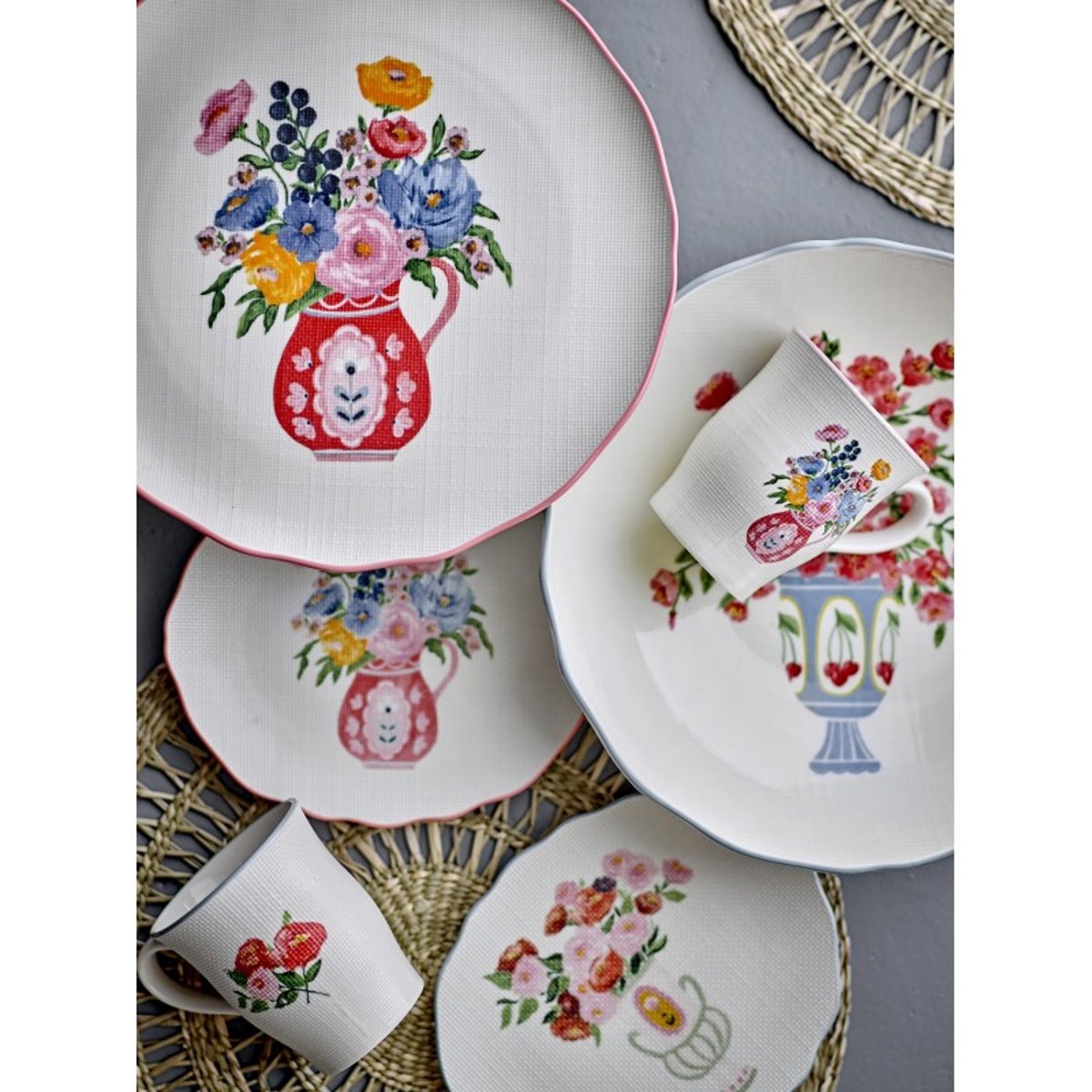 Assiette vintage grès embossé floral  Dorothy multicolore, BLOOMINGVILLE