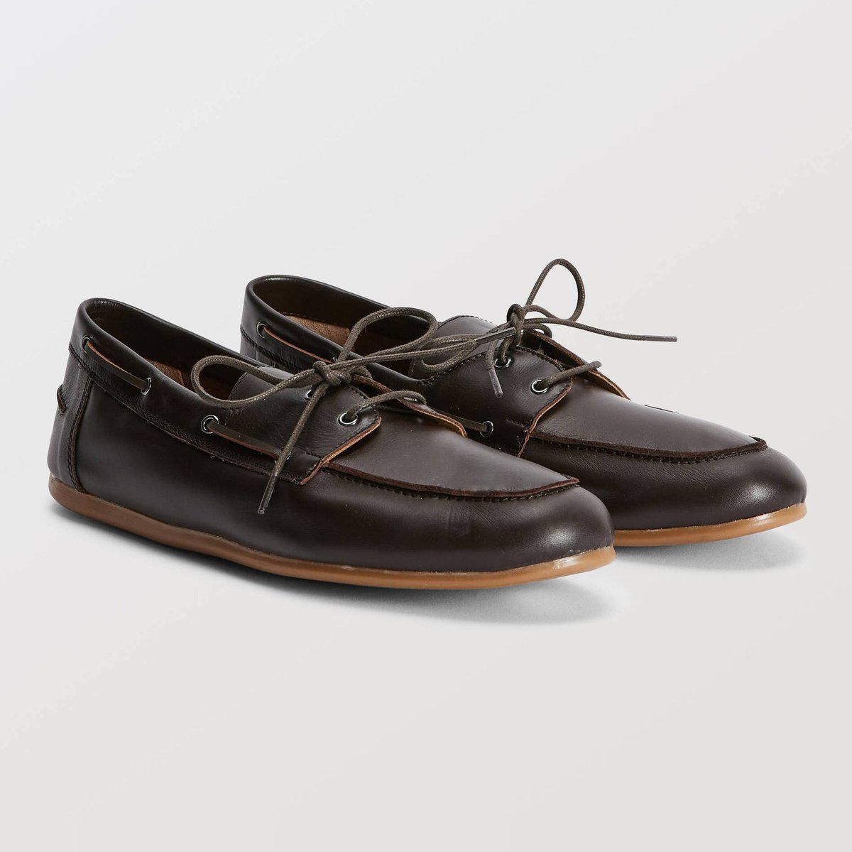Chaussures bateau à lacets en cuir souche, MONOPRIX