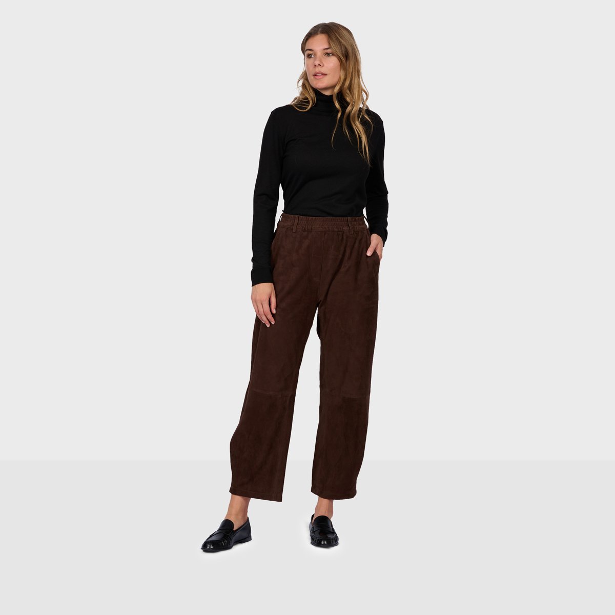 Pantalon à taille élastiquée en cuir MIA chocolat, OAKWOOD