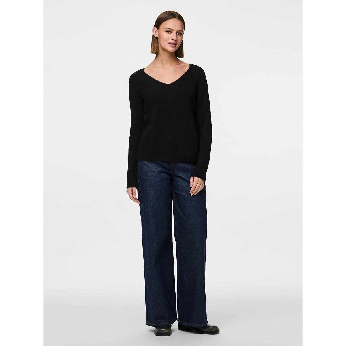 Camisola com decote em V, em malha fina preto , PIECES