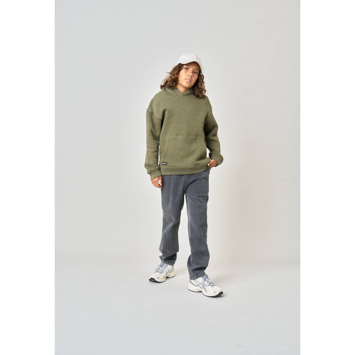 Sweat à capuche loose garçon en coton texturé avec patch étoile DAPPERON kaki foncé, DEELUXE