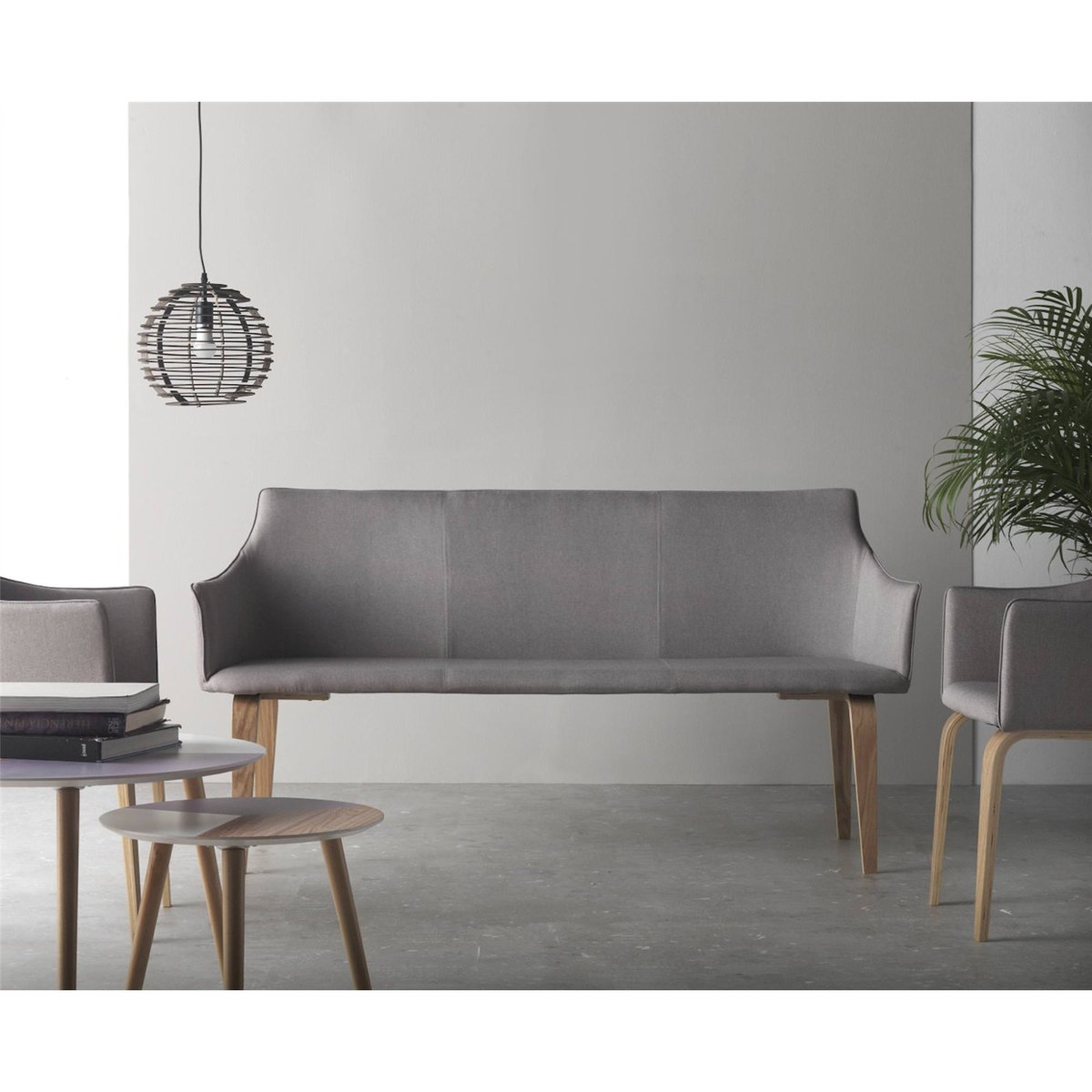 Fauteuil carré tapissé, pieds en chêne gris clair tissu et bois naturel, RECOLLECTION