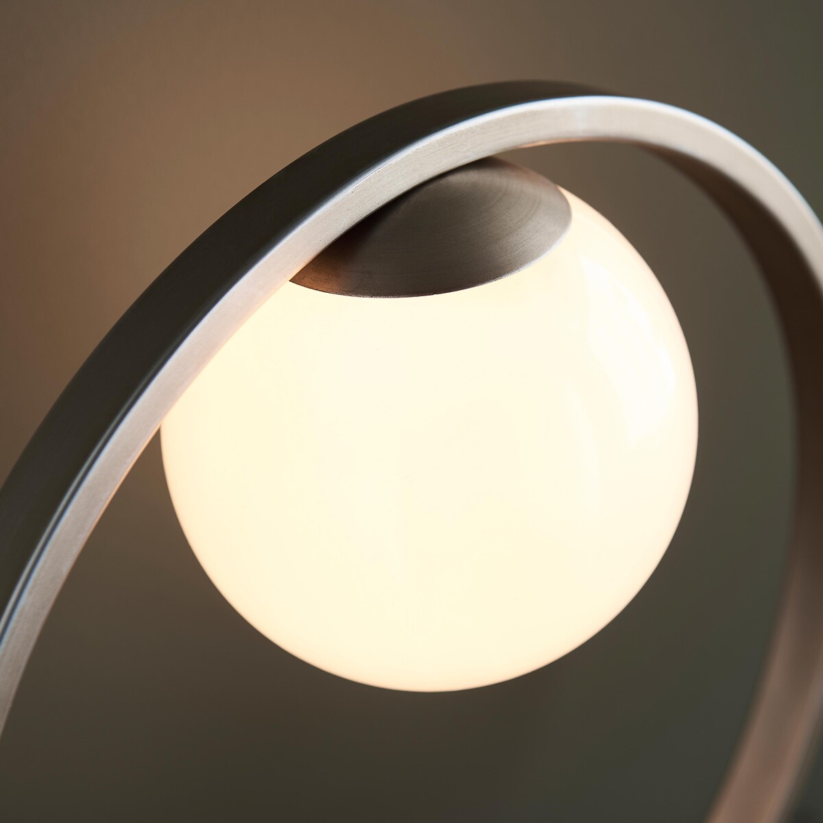 Evan Globe Table Lamp silver-coloured, ÉDITÉ