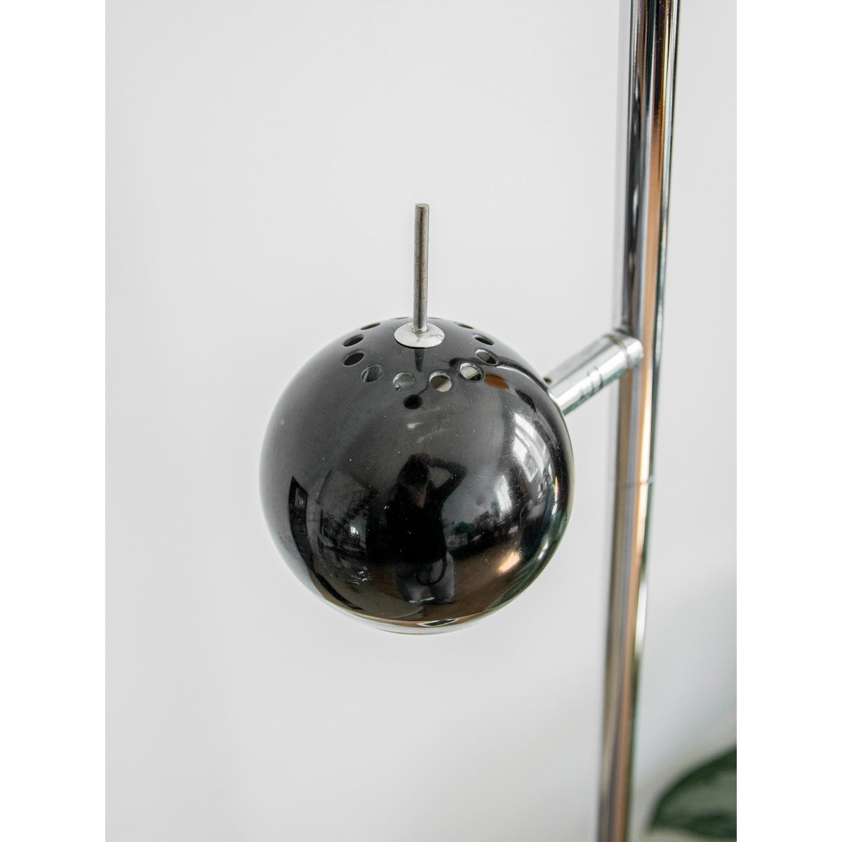 Lampadaire à trois globes Julien N°371 - Bon état noir, DEBONGOUT